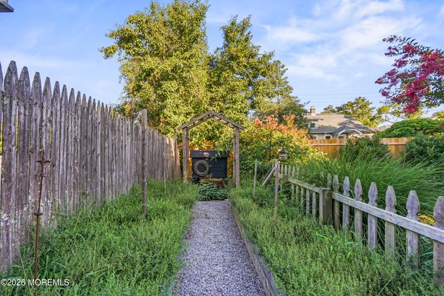13 Spring Street, Beachwood, NJ 08722