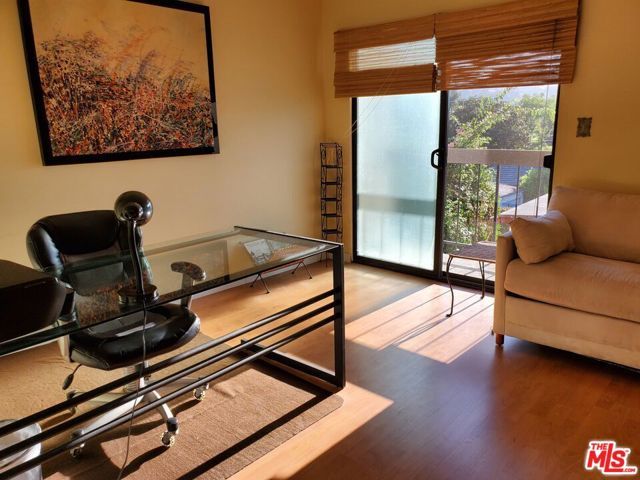4128 W Hood Avenue B, Burbank, CA 91505