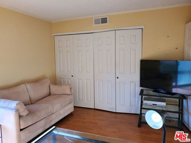 4128 W Hood Avenue B, Burbank, CA 91505