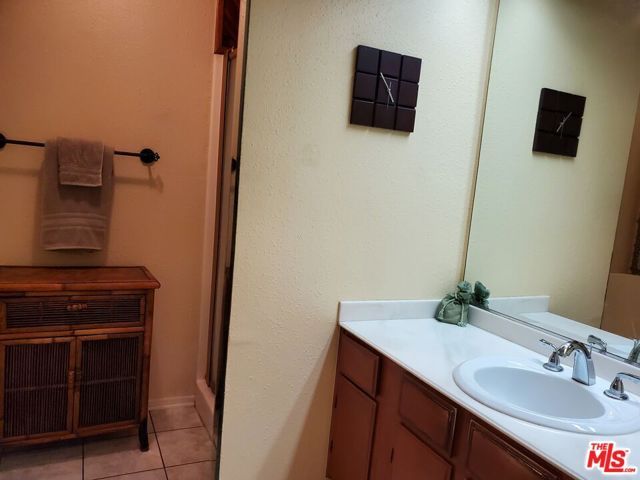 4128 W Hood Avenue B, Burbank, CA 91505