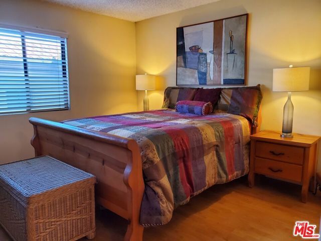 4128 W Hood Avenue B, Burbank, CA 91505