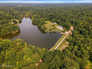 317 Lakeview Drive, Yazoo City, MS 39194