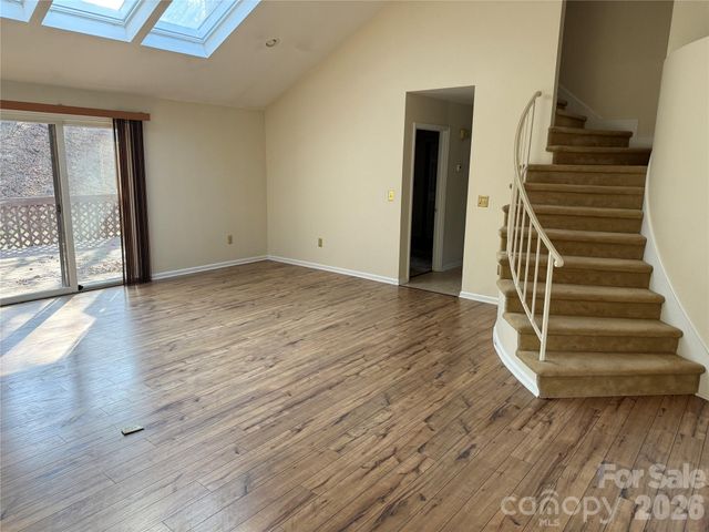 1720 12th Street NE, Hickory, NC 28601