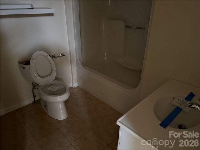 1720 12th Street NE, Hickory, NC 28601