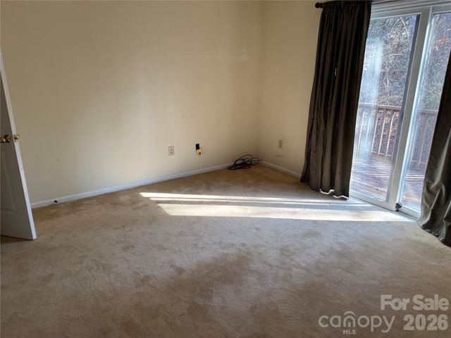 1720 12th Street NE, Hickory, NC 28601