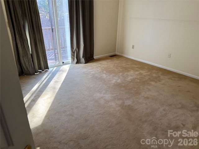 1720 12th Street NE, Hickory, NC 28601