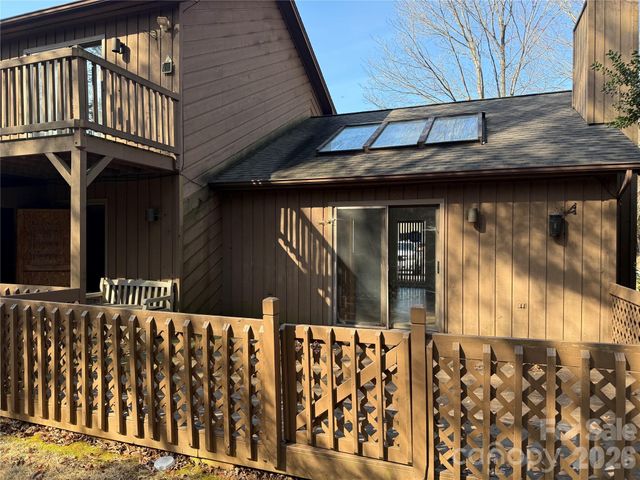 1720 12th Street NE, Hickory, NC 28601