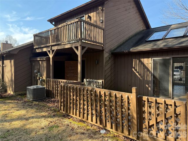 1720 12th Street NE, Hickory, NC 28601