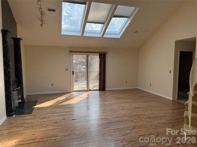 1720 12th Street NE, Hickory, NC 28601