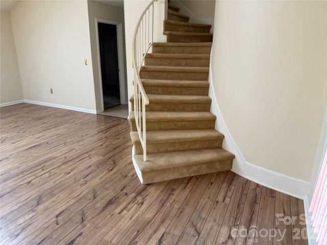 1720 12th Street NE, Hickory, NC 28601