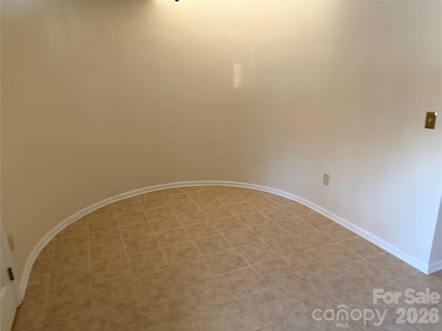 1720 12th Street NE, Hickory, NC 28601