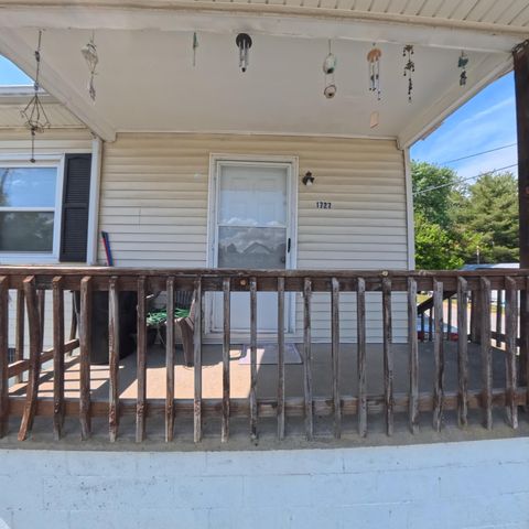 1725 & 1727 Sand Hill Road, Irvine, KY 40336