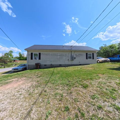 1725 & 1727 Sand Hill Road, Irvine, KY 40336