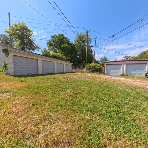 1725 & 1727 Sand Hill Road, Irvine, KY 40336
