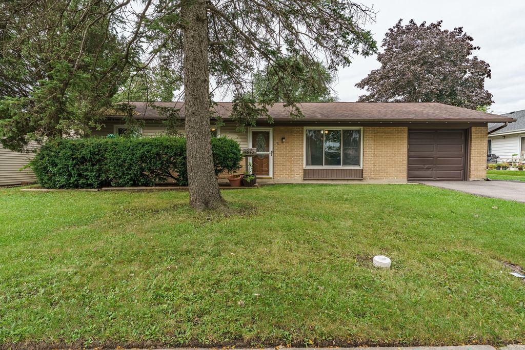 7870 Asbury Circle, Hanover Park, IL 60133 — photo 2