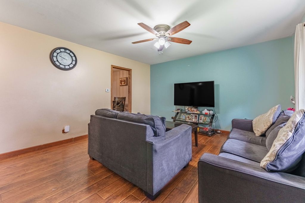 7870 Asbury Circle, Hanover Park, IL 60133 — photo 4