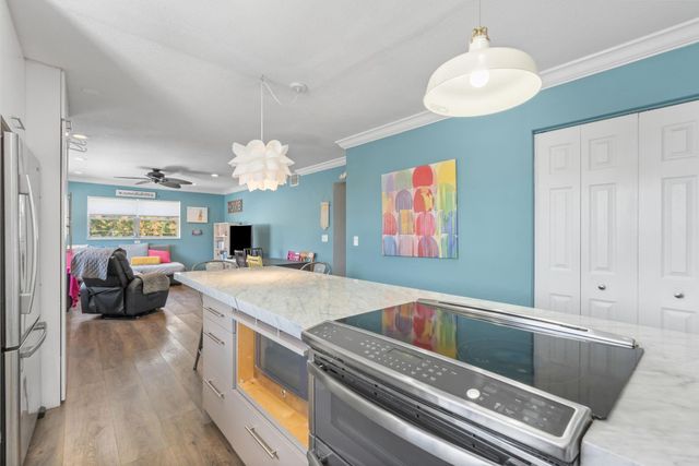 515 S Crescent Drive 302, Hollywood, FL 33021