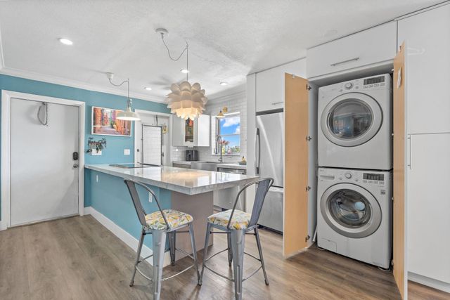 515 S Crescent Drive 302, Hollywood, FL 33021