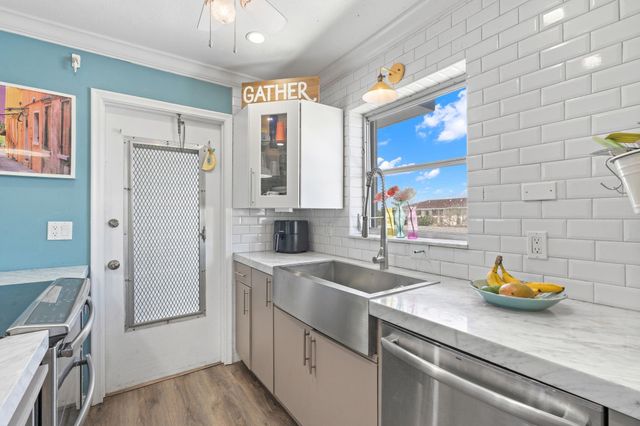 515 S Crescent Drive 302, Hollywood, FL 33021