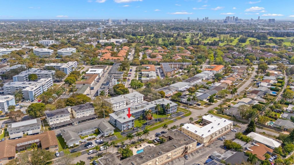 515 S Crescent Drive 302, Hollywood, FL 33021