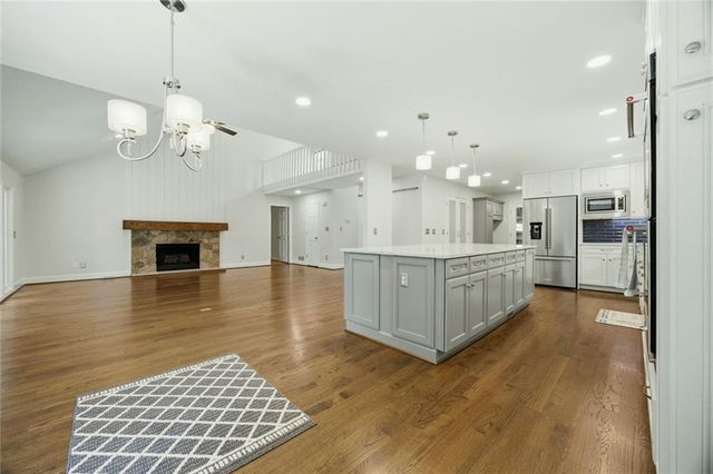 2990 Ascot Lane, Roswell, GA 30076