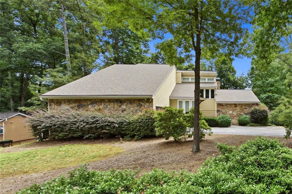 2990 Ascot Lane, Roswell, GA 30076