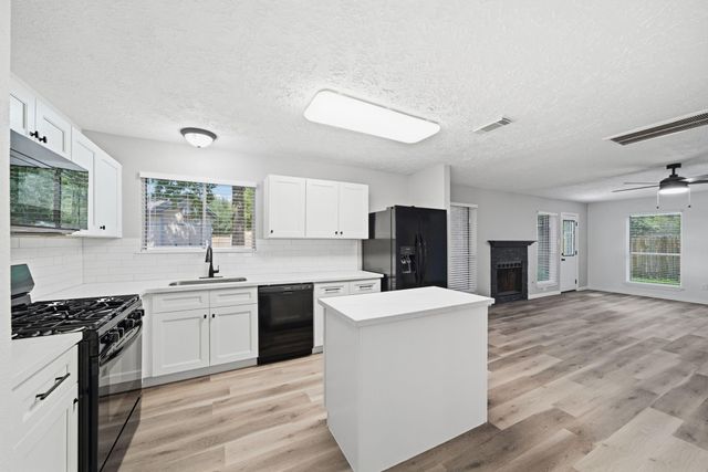 7410 Wood Bluff Boulevard, Houston, TX 77040