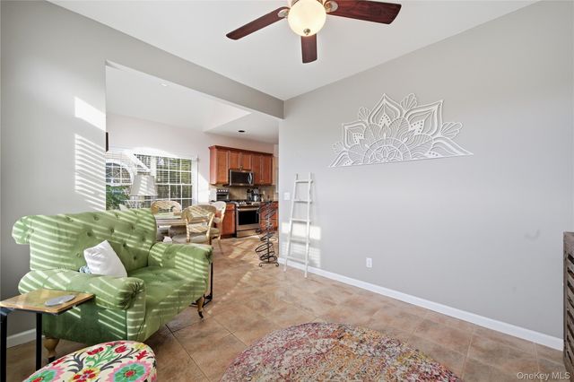 32 Eagle Circle, Bohemia, NY 11716