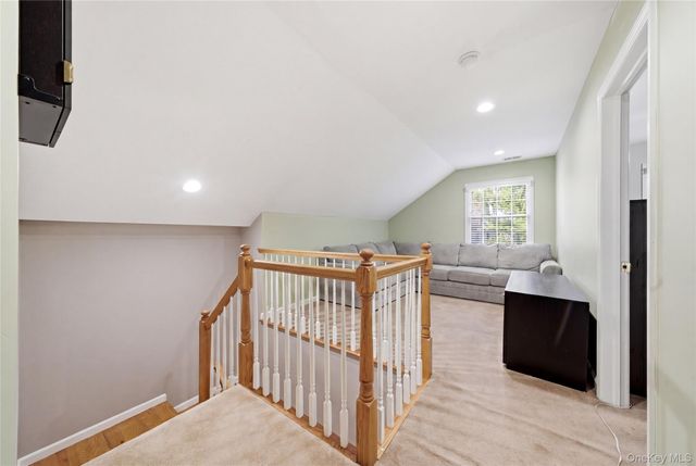 32 Eagle Circle, Bohemia, NY 11716