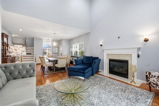 32 Eagle Circle, Bohemia, NY 11716