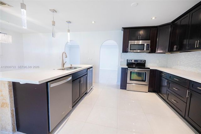 510 NW 207th Avenue, Pembroke Pines, FL 33029
