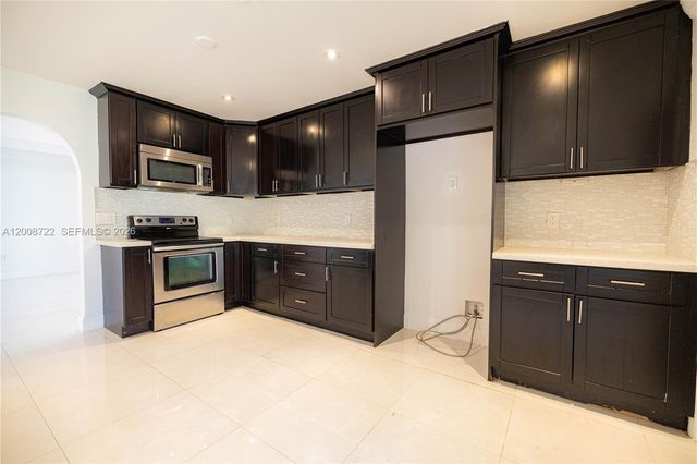 510 NW 207th Avenue, Pembroke Pines, FL 33029
