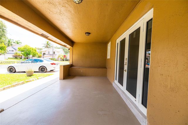 510 NW 207th Avenue, Pembroke Pines, FL 33029