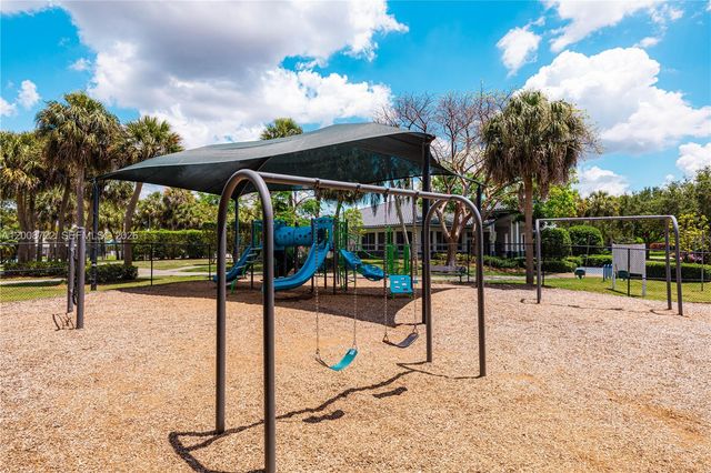 510 NW 207th Avenue, Pembroke Pines, FL 33029