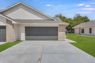 1629 S Limuel St, Wichita, KS 67235