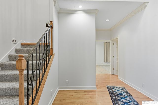 16767 J Circle, Omaha, NE 68135