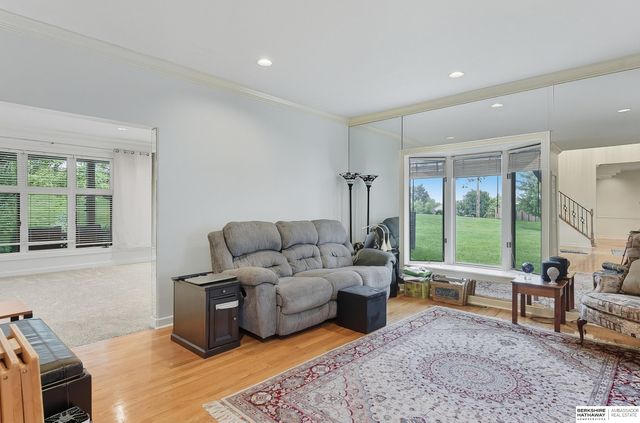 16767 J Circle, Omaha, NE 68135