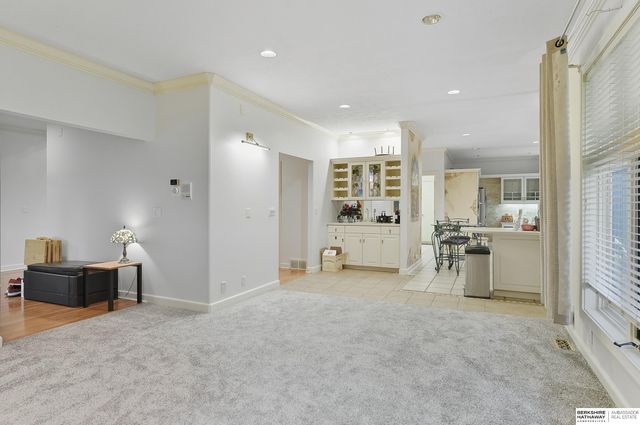 16767 J Circle, Omaha, NE 68135