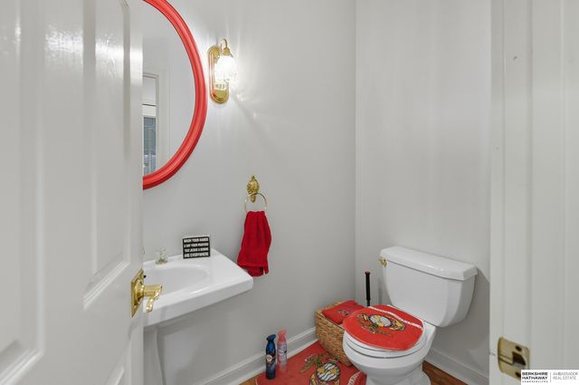 16767 J Circle, Omaha, NE 68135