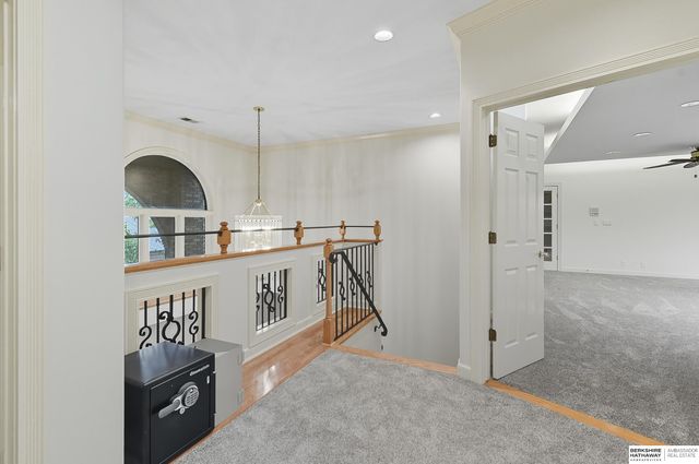 16767 J Circle, Omaha, NE 68135