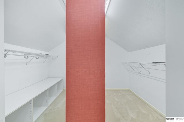 16767 J Circle, Omaha, NE 68135