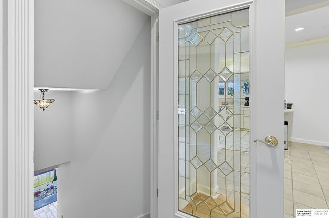 16767 J Circle, Omaha, NE 68135