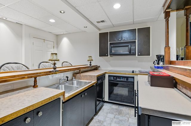 16767 J Circle, Omaha, NE 68135