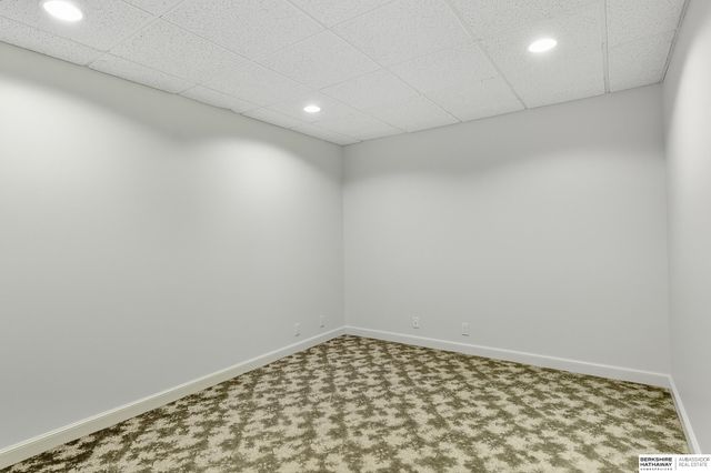 16767 J Circle, Omaha, NE 68135