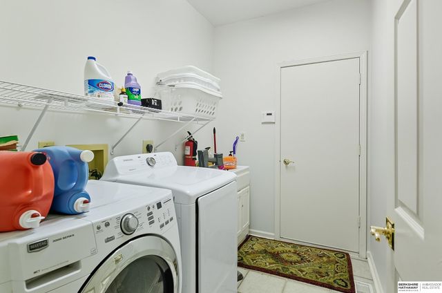 16767 J Circle, Omaha, NE 68135