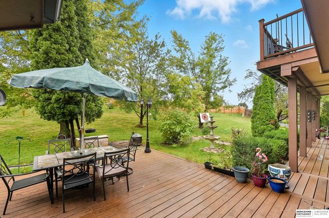 16767 J Circle, Omaha, NE 68135