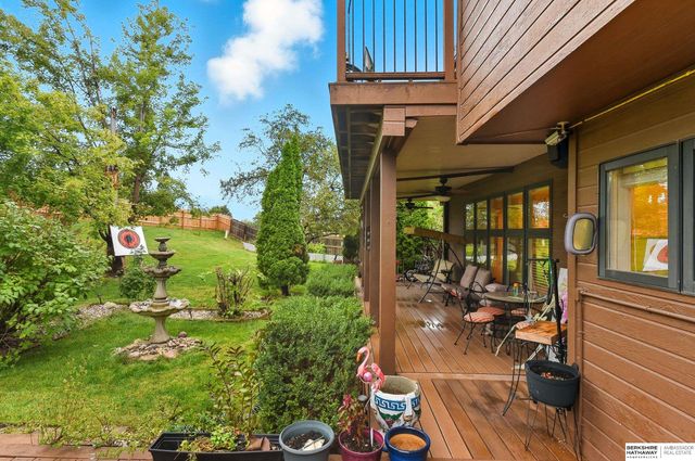 16767 J Circle, Omaha, NE 68135