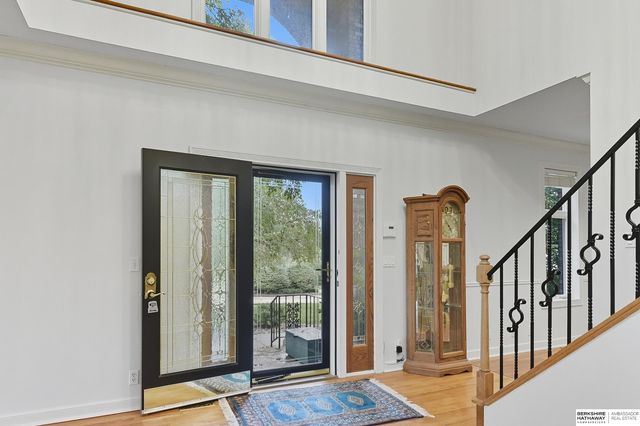 16767 J Circle, Omaha, NE 68135