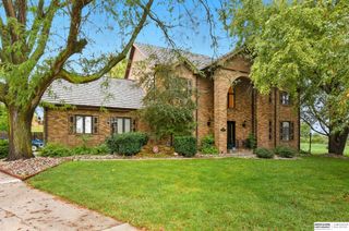 16767 J Circle, Omaha, NE 68135