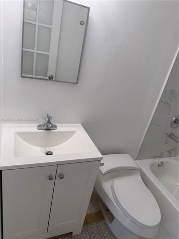 7195 NW 179th St 211, Hialeah, FL 33015